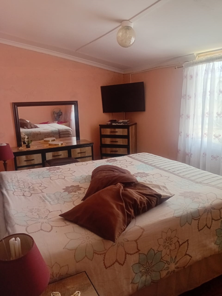 2 Bedroom Property for Sale in New Macassar Western Cape